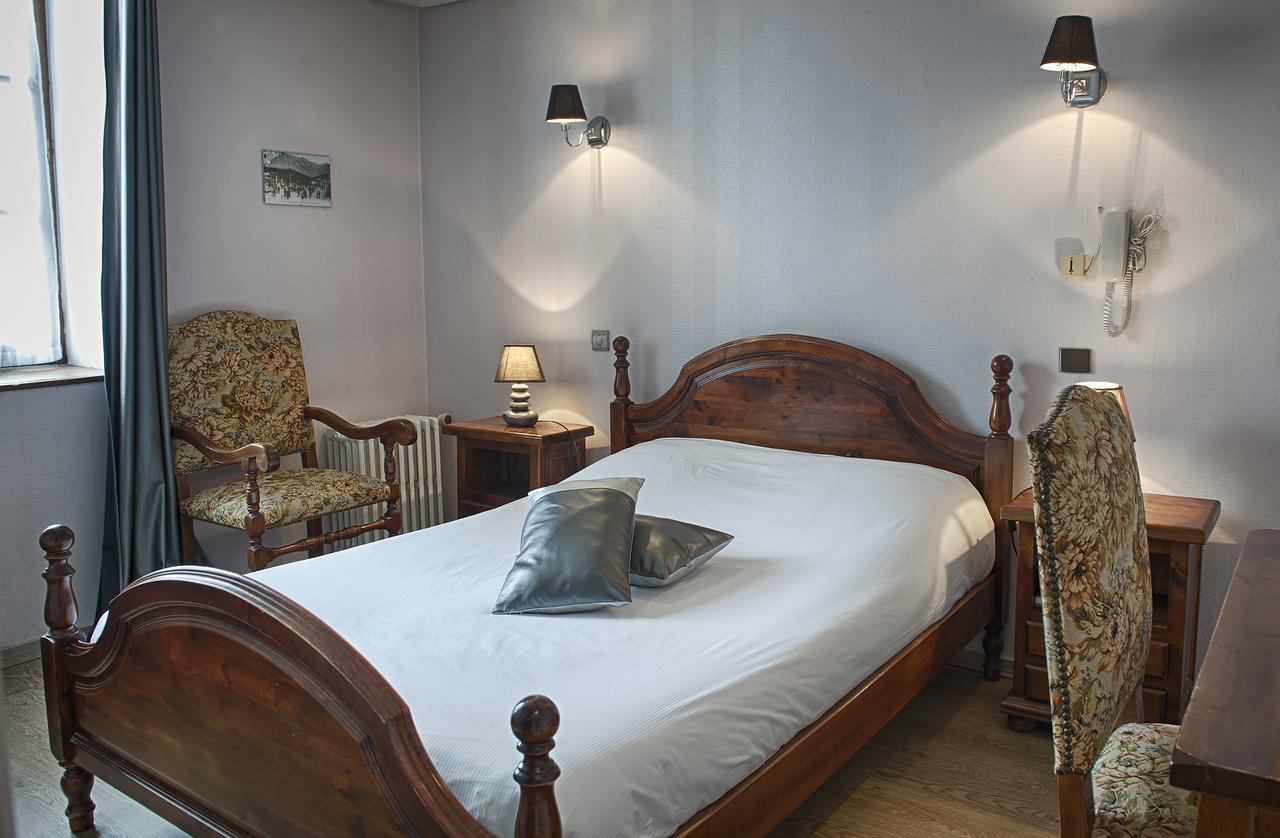 Logis Hotel De France La Côte-Saint-André エクステリア 写真
